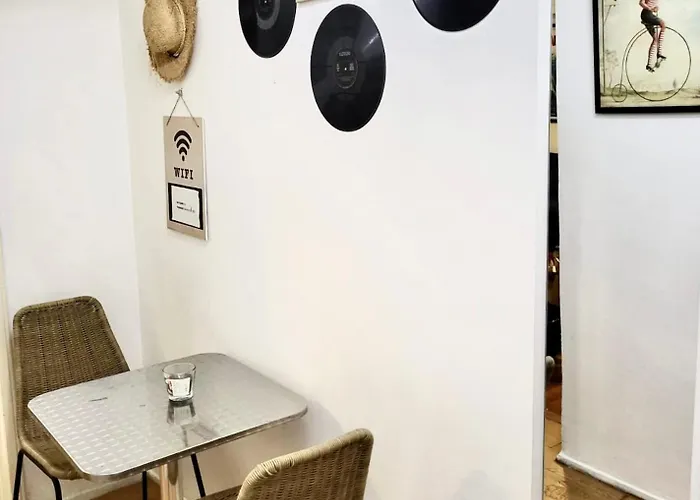 Central Park Hollywood Apartment